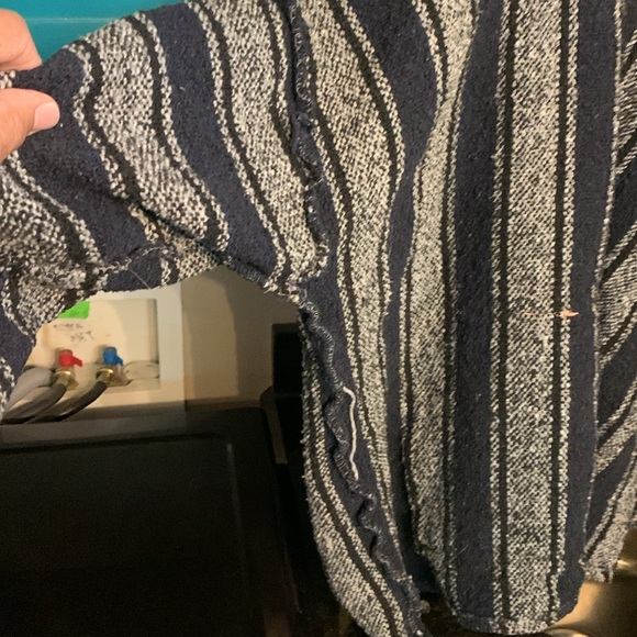 Hoodie XL BLUE AND GREY.  No tags.  Material unknown but warm. - Picture 6 of 7